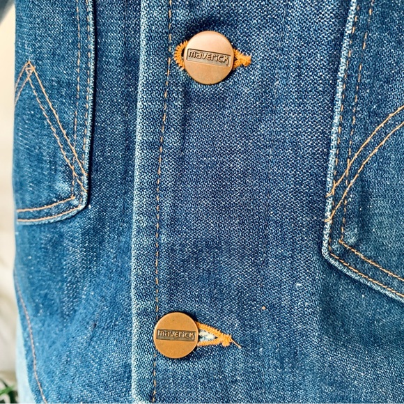 v i n t a g e :: Maverick Classic Western Buttoned Denim Vest - Picture 10 of 13